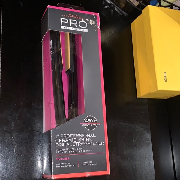 BRAND NEW PRO 1 INCH DIGITAL FLATIRON UP TO 450•F - Picture 8 of 8